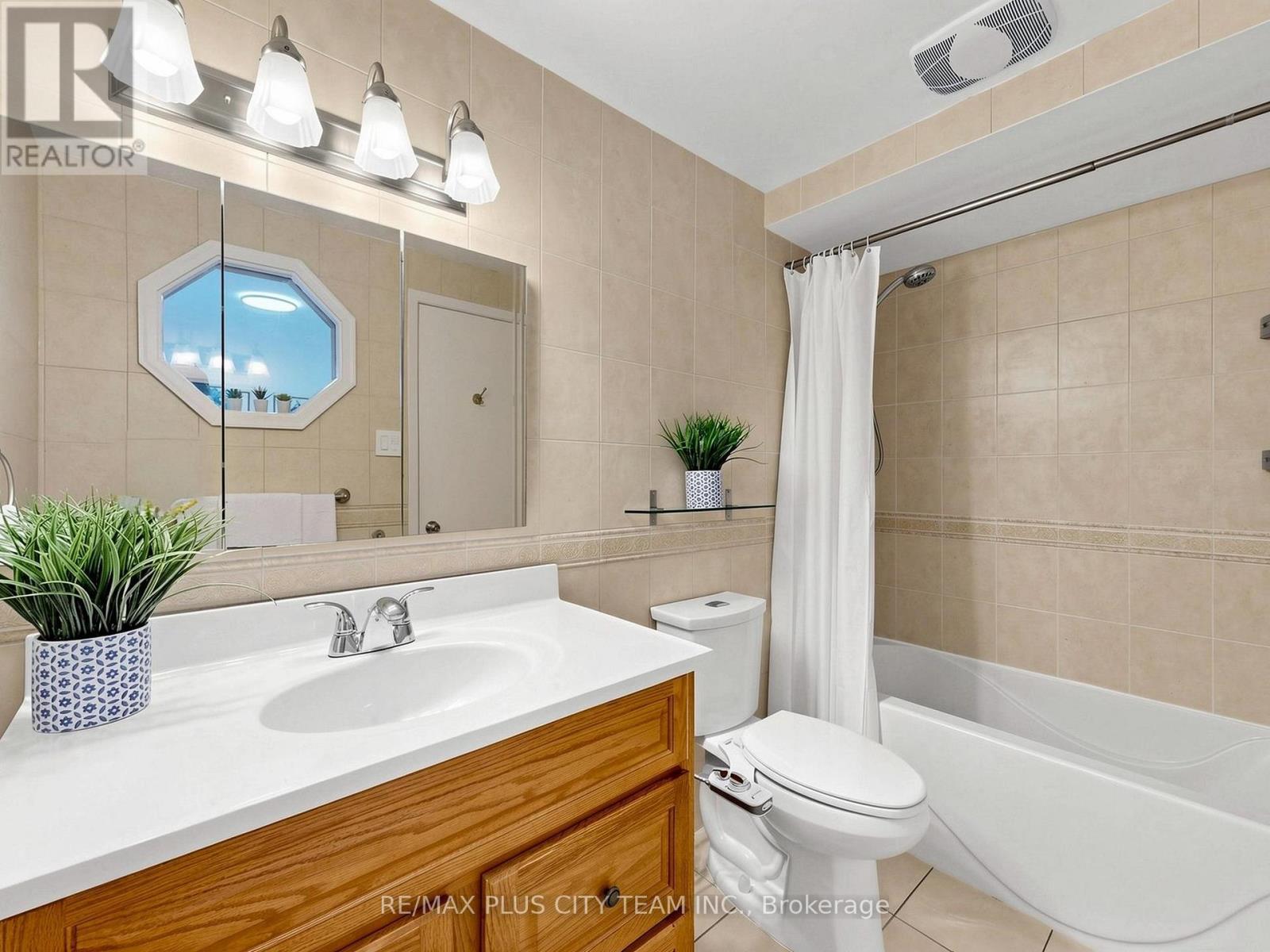 60 Tangle Briar Way, Toronto, Ontario  M2J 2M4 - Photo 22 - C13537692