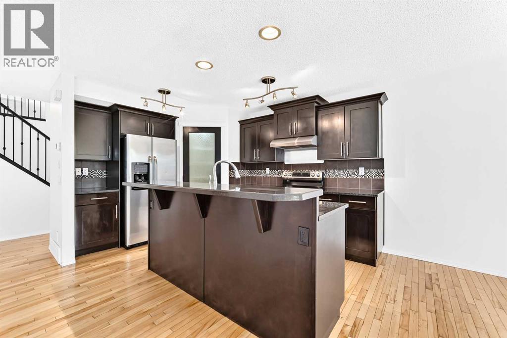 6 Cougarstone Crescent Sw, Calgary, Alberta  T3H 4Z3 - Photo 4 - A2312948