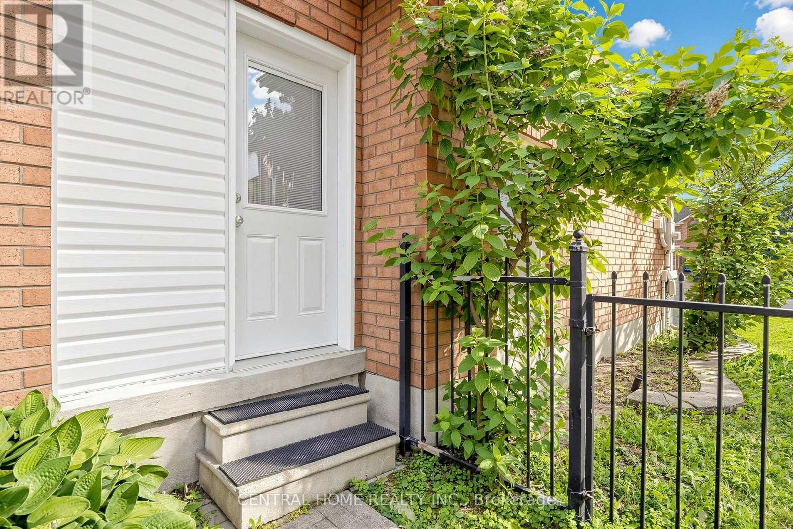 Basement Unit 1 - 307 Alex Doner Drive N, Newmarket, Ontario L3X 1G5 - Photo 6 - N13569484