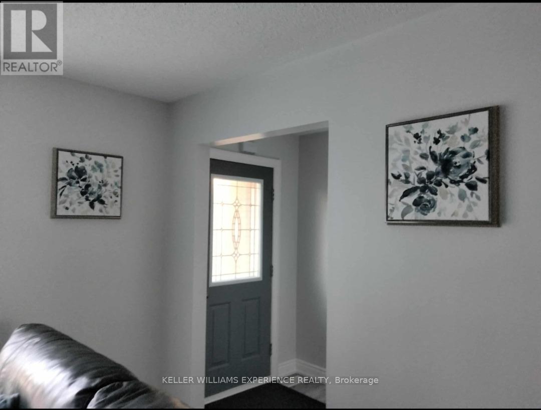 25 Lamers Crescent, Clearview (New Lowell), Ontario  L0M 1N0 - Photo 6 - S13569416