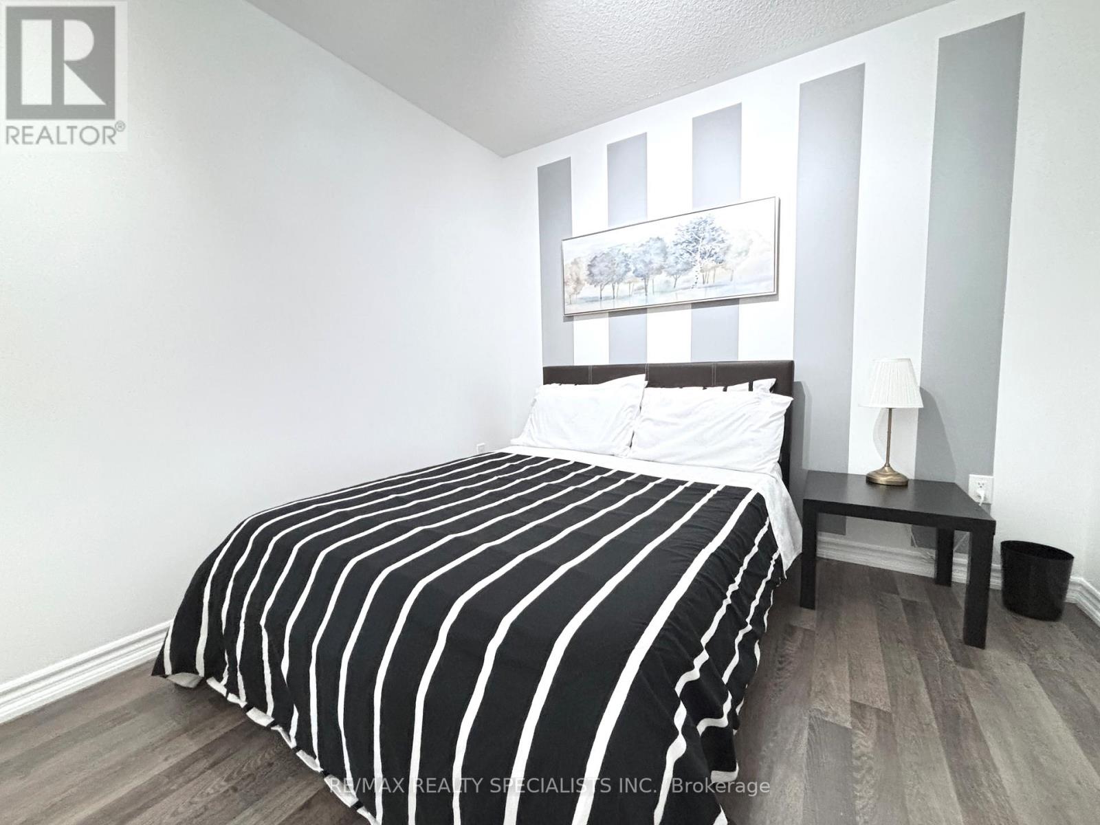 1578 Leblanc Court, Milton, Ontario  L9E 0A3 - Photo 10 - W13569476