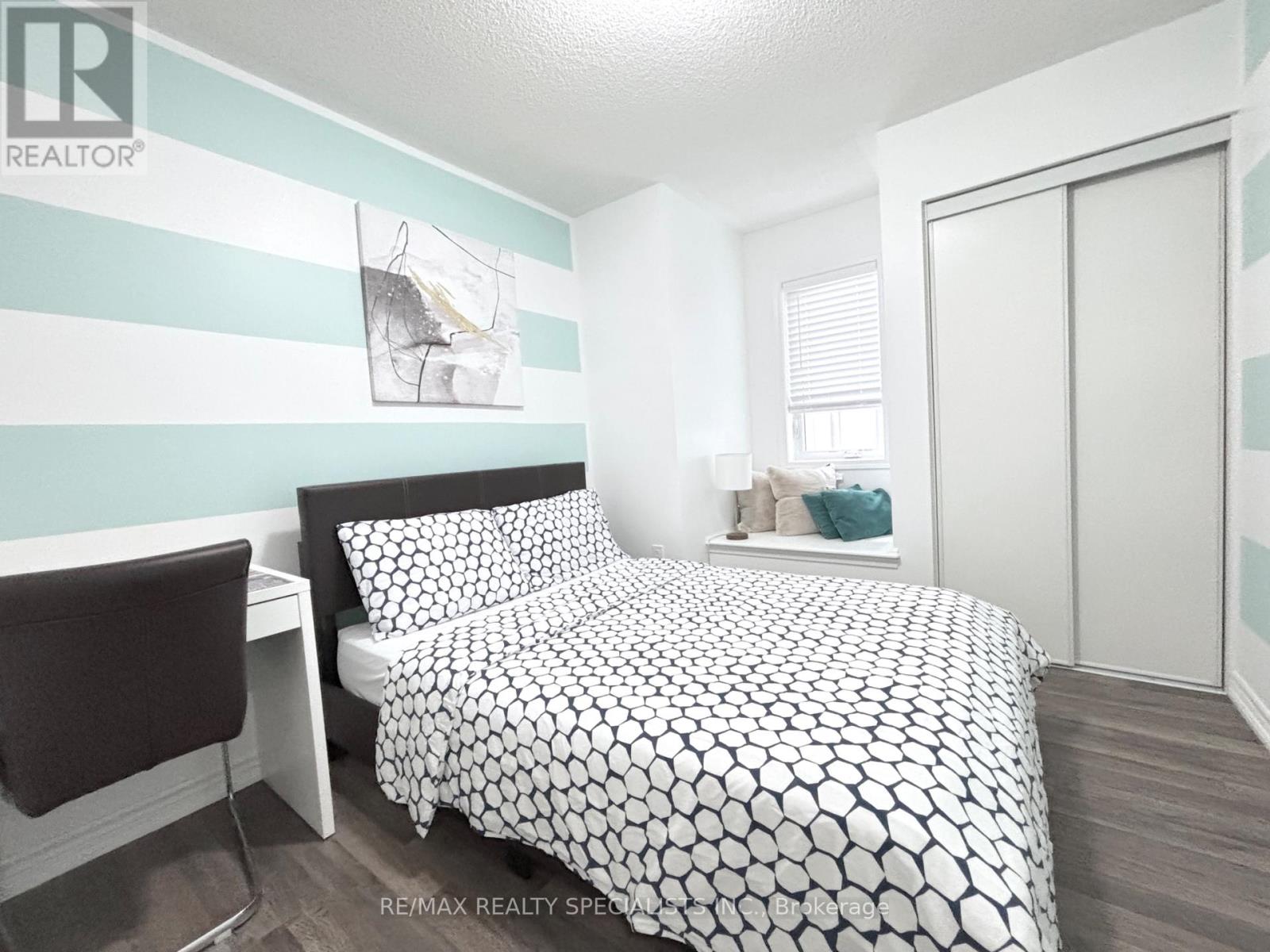 1578 Leblanc Court, Milton, Ontario  L9E 0A3 - Photo 13 - W13569476