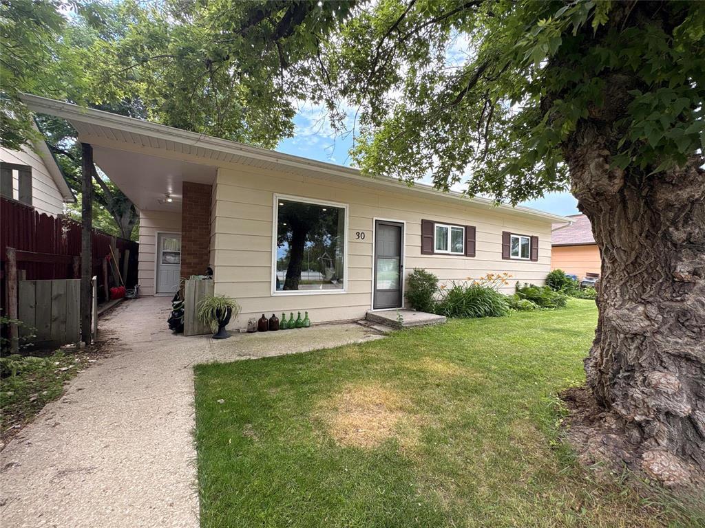 30 Ash Street, Melita, Manitoba  R0M 1L0 - Photo 0 - 202616656