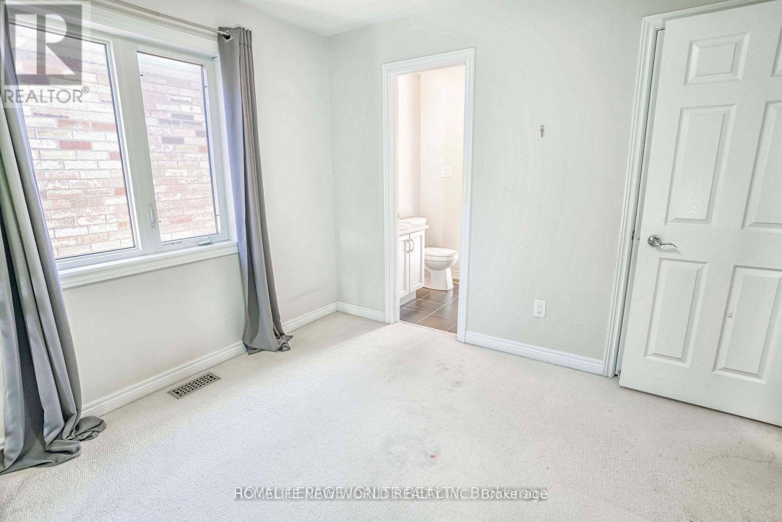 47 Naylor Drive, Bradford West Gwillimbury, Ontario  L3Z 0J8 - Photo 7 - N13554838