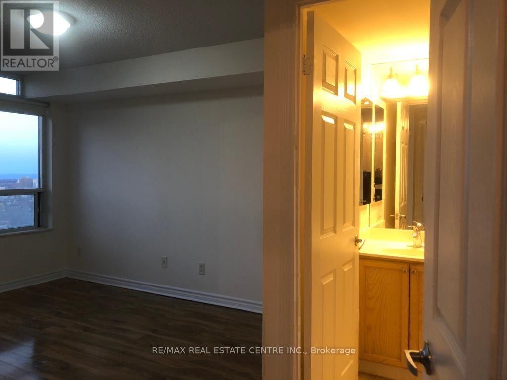 2409 - 3880 Duke Of York Boulevard, Mississauga, Ontario L5B 4M7 - Photo 13 - W13569526