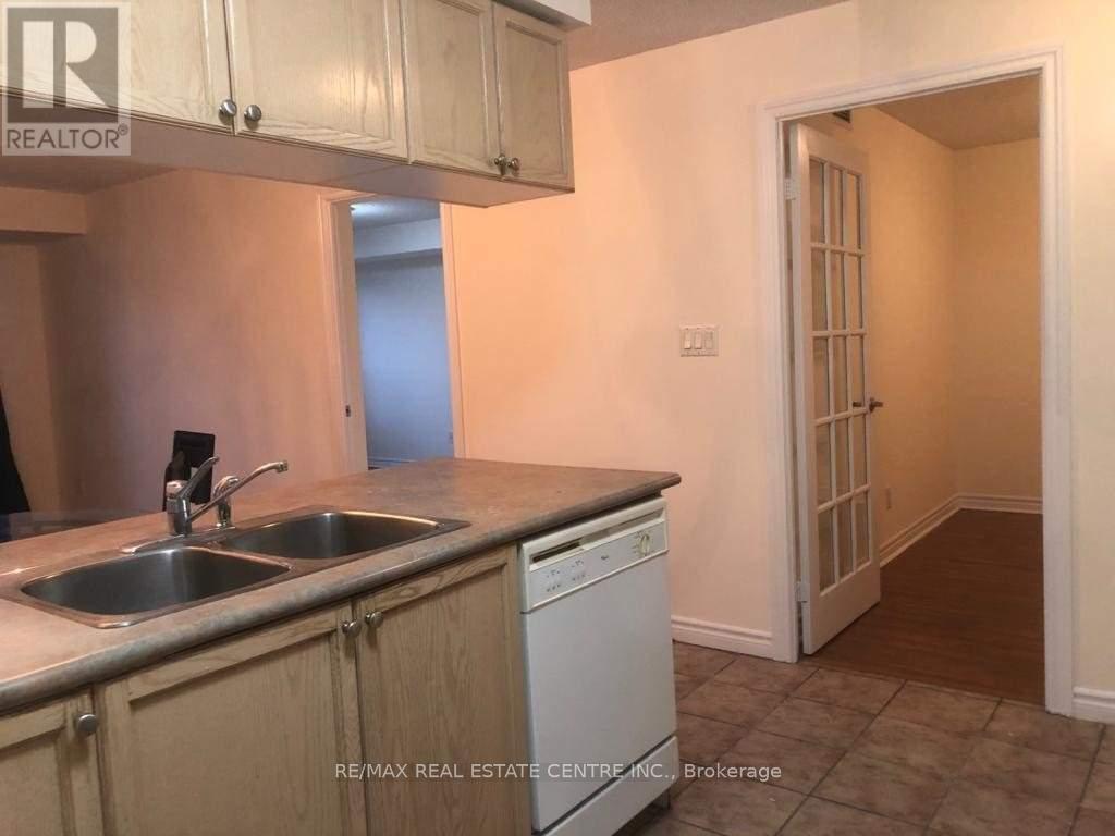 2409 - 3880 Duke Of York Boulevard, Mississauga, Ontario L5B 4M7 - Photo 4 - W13569526
