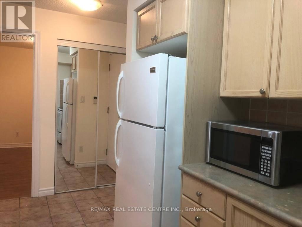 2409 - 3880 Duke Of York Boulevard, Mississauga, Ontario L5B 4M7 - Photo 5 - W13569526