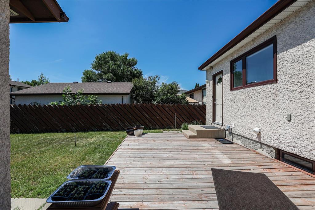 82 Whitley Drive, Winnipeg, Manitoba  R2N 1E9 - Photo 21 - 202615910