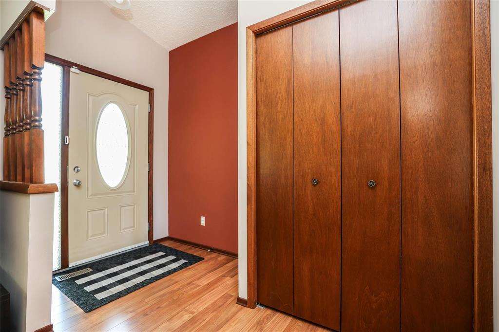 82 Whitley Drive, Winnipeg, Manitoba  R2N 1E9 - Photo 4 - 202615910