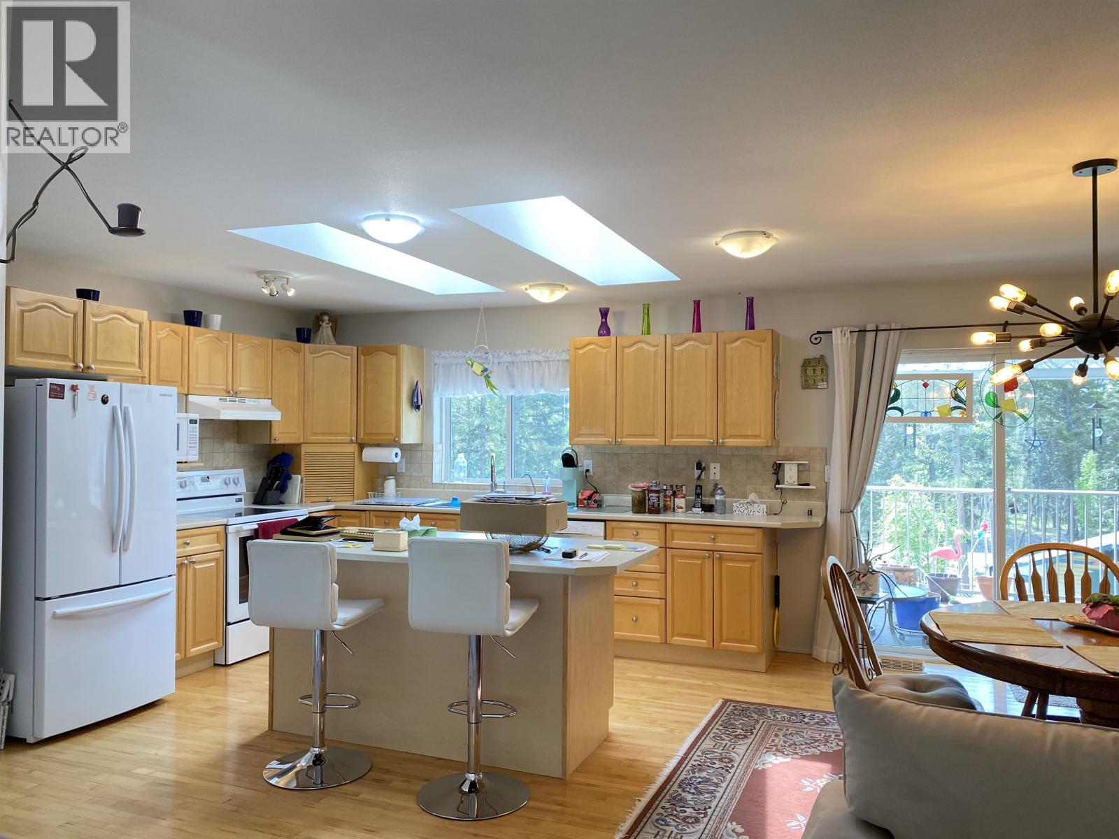 4866 Cumsu Place, 108 Mile Ranch, British Columbia  V0K 2Z0 - Photo 5 - R3146867