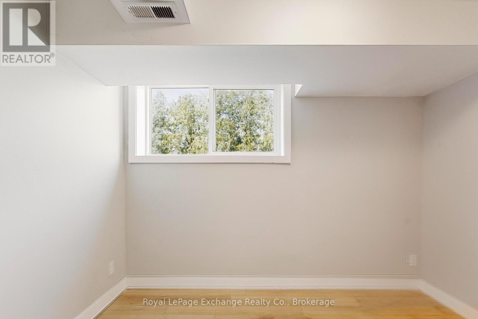Lower Unit - 34 Queen Avenue, Bluewater, Ontario  N0M 1J0 - Photo 11 - X13569590