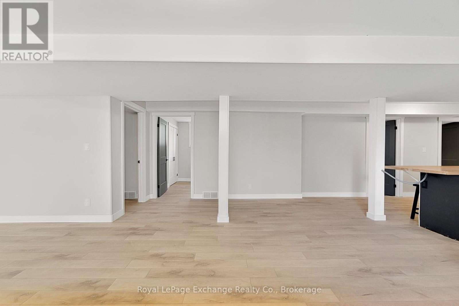 Lower Unit - 34 Queen Avenue, Bluewater, Ontario  N0M 1J0 - Photo 16 - X13569590