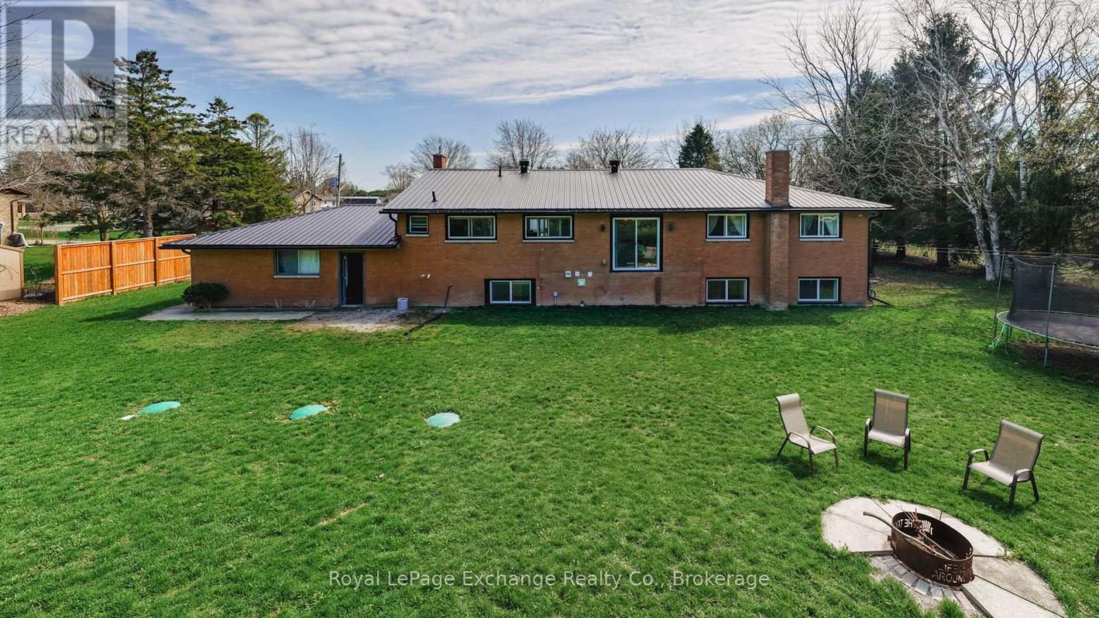 Lower Unit - 34 Queen Avenue, Bluewater, Ontario  N0M 1J0 - Photo 4 - X13569590