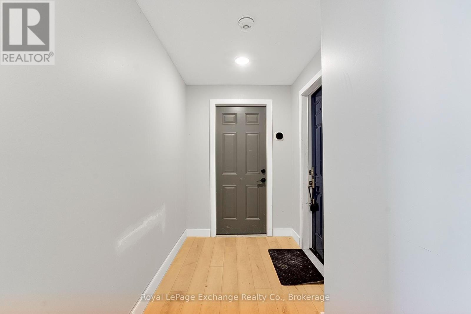 Lower Unit - 34 Queen Avenue, Bluewater, Ontario  N0M 1J0 - Photo 7 - X13569590