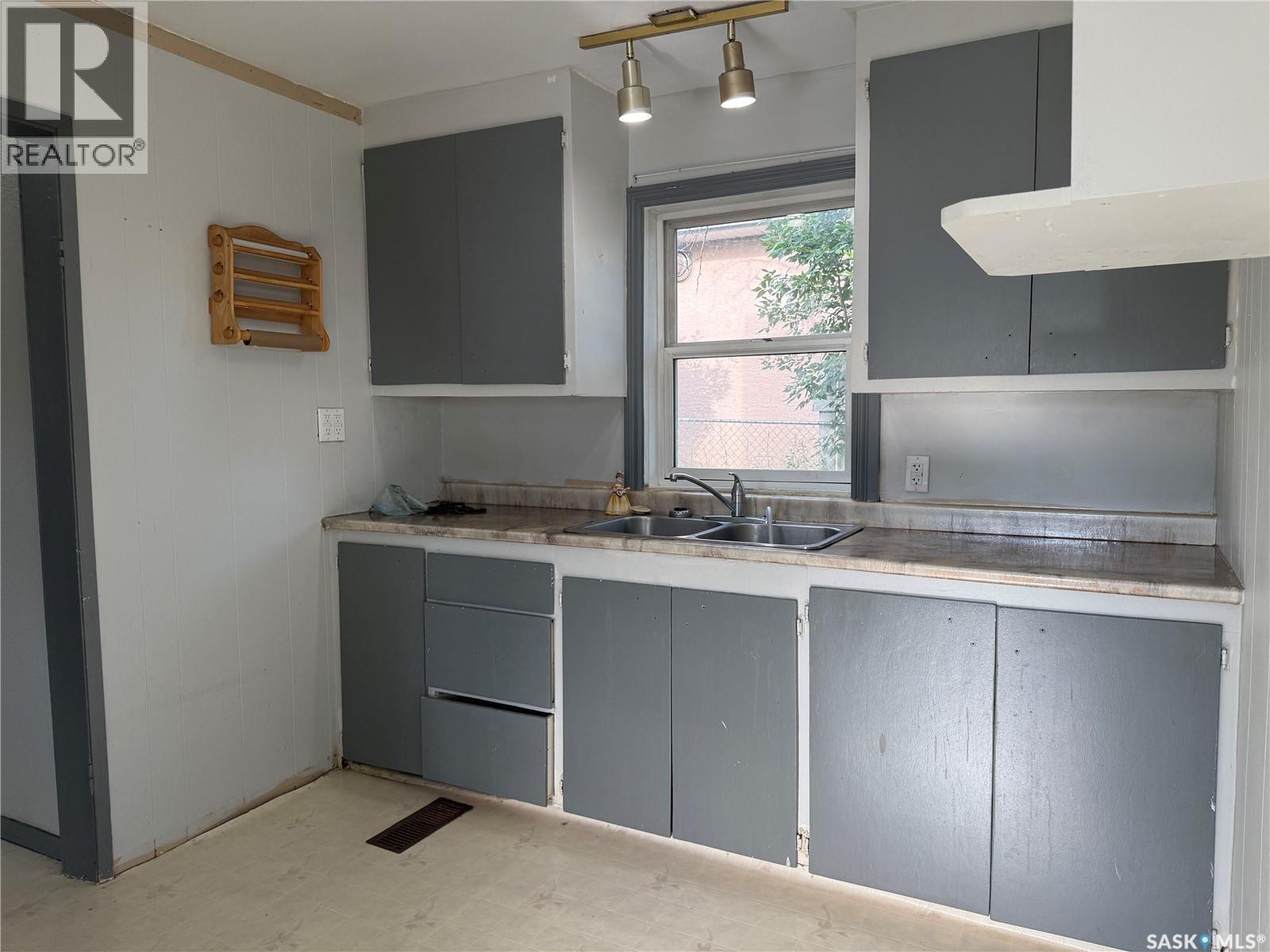 25 Home Street W, Moose Jaw, Saskatchewan  S6H 4X2 - Photo 18 - SK042632