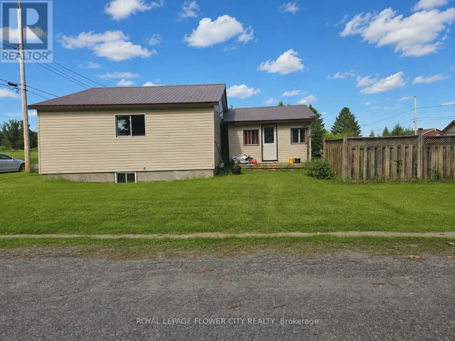 14 St Thomas Street E, Markstay-Warren, Ontario  P0H 2N0 - Photo 3 - X13569580
