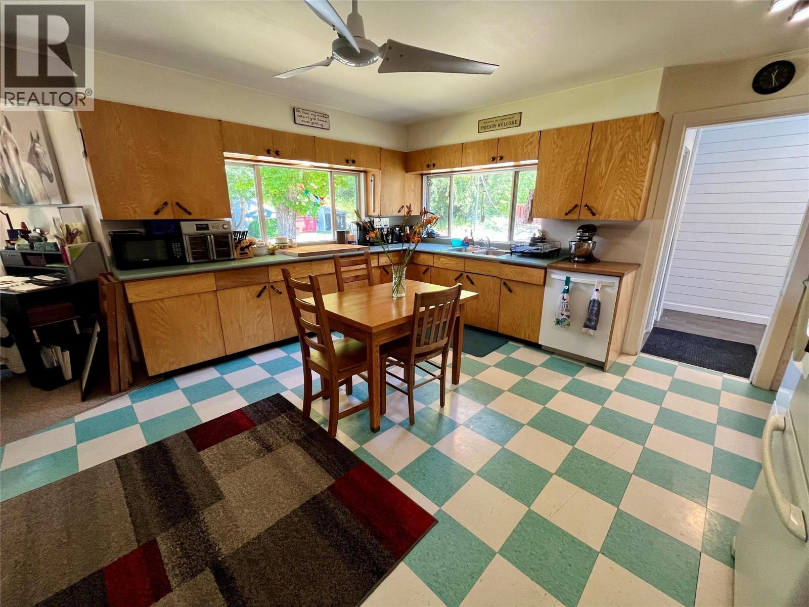 409 9th Avenue, New Denver, British Columbia  V0G 1S0 - Photo 9 - 10394684