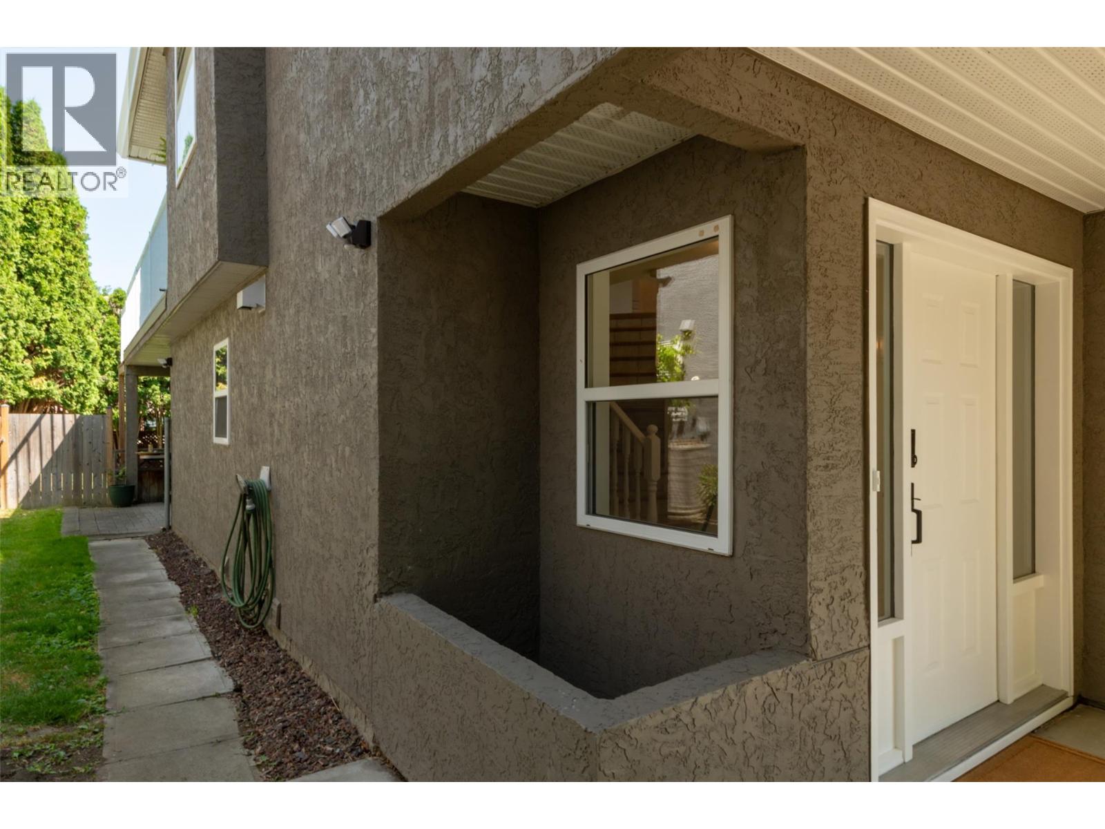 147 Summerhill Place, Kelowna, British Columbia  V1P 1M8 - Photo 4 - 10394712