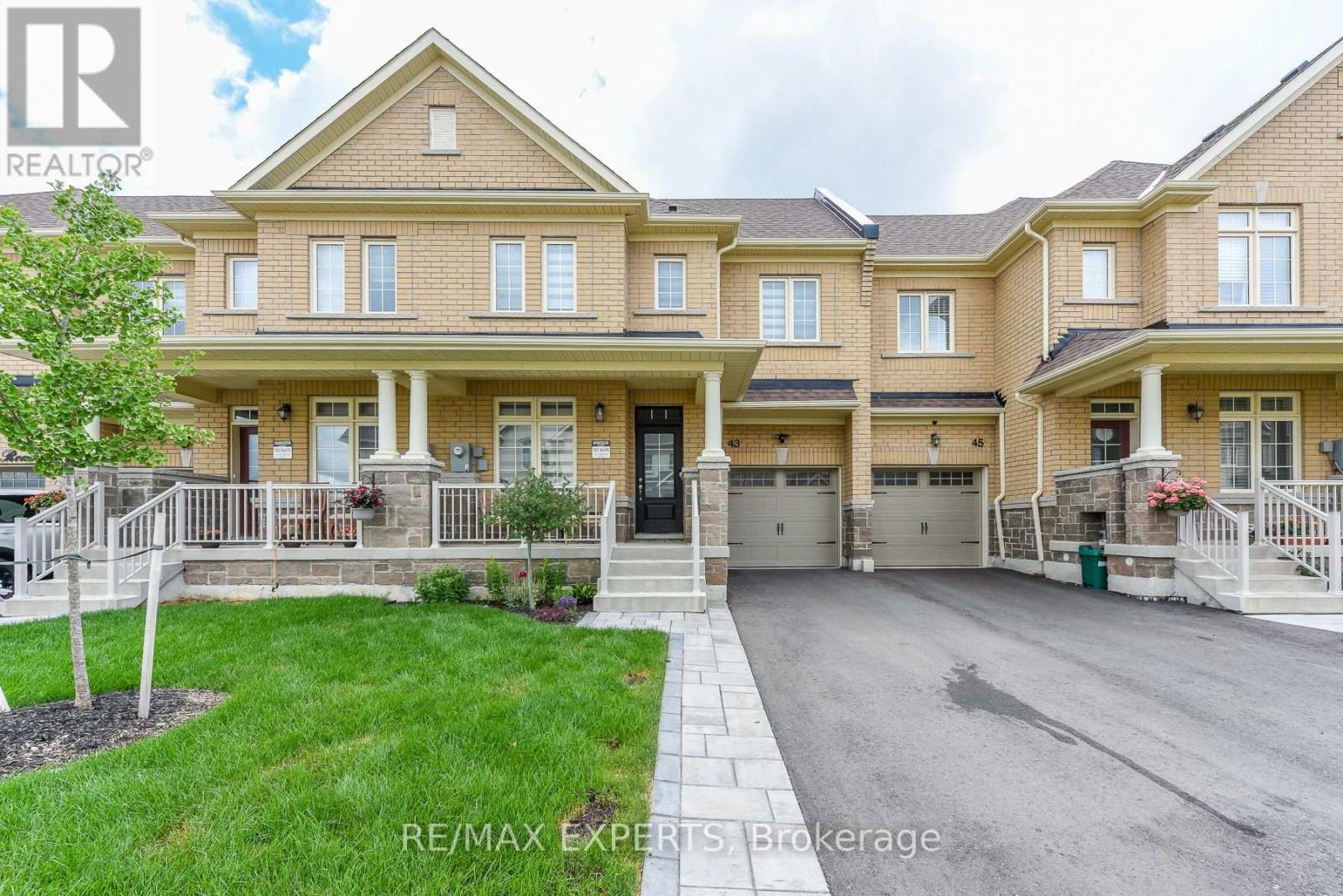 43 GRASSBANK ROAD, Brampton, Ontario