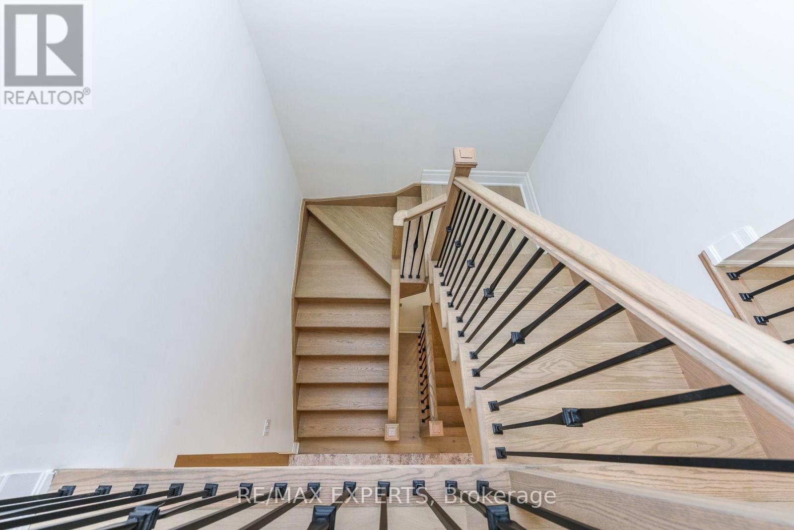 43 Grassbank Road, Brampton, Ontario L6R 4E3 - Photo 13 - W13563376