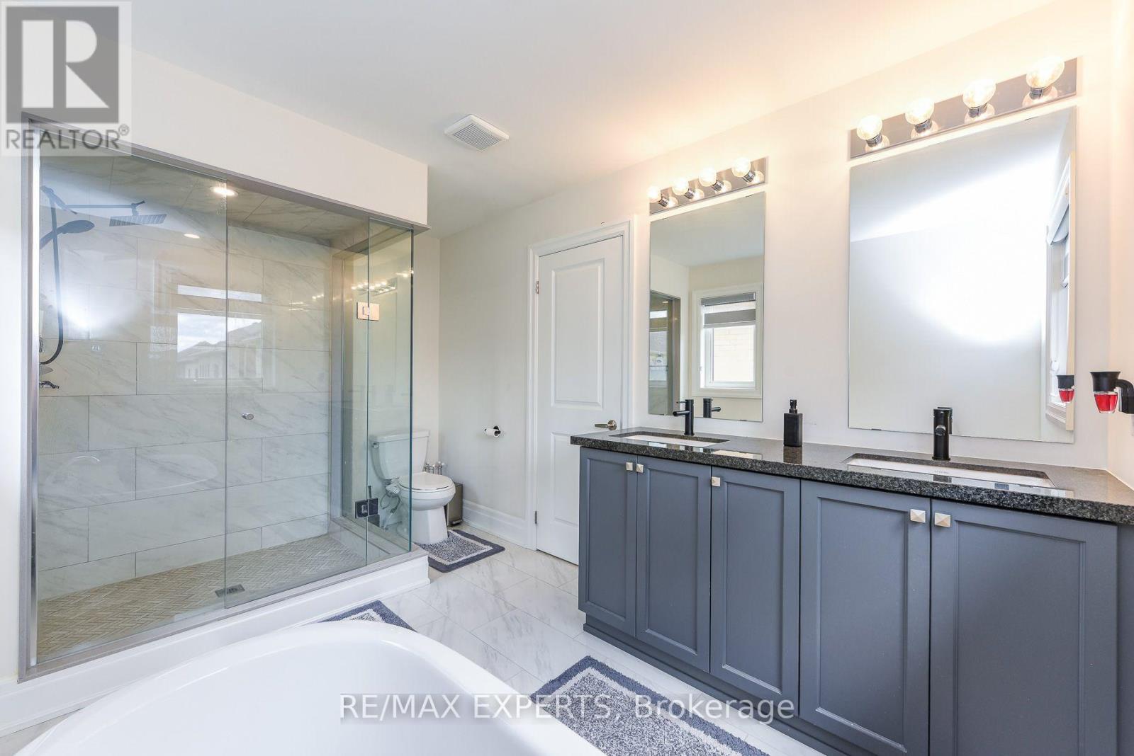 43 Grassbank Road, Brampton, Ontario L6R 4E3 - Photo 16 - W13563376