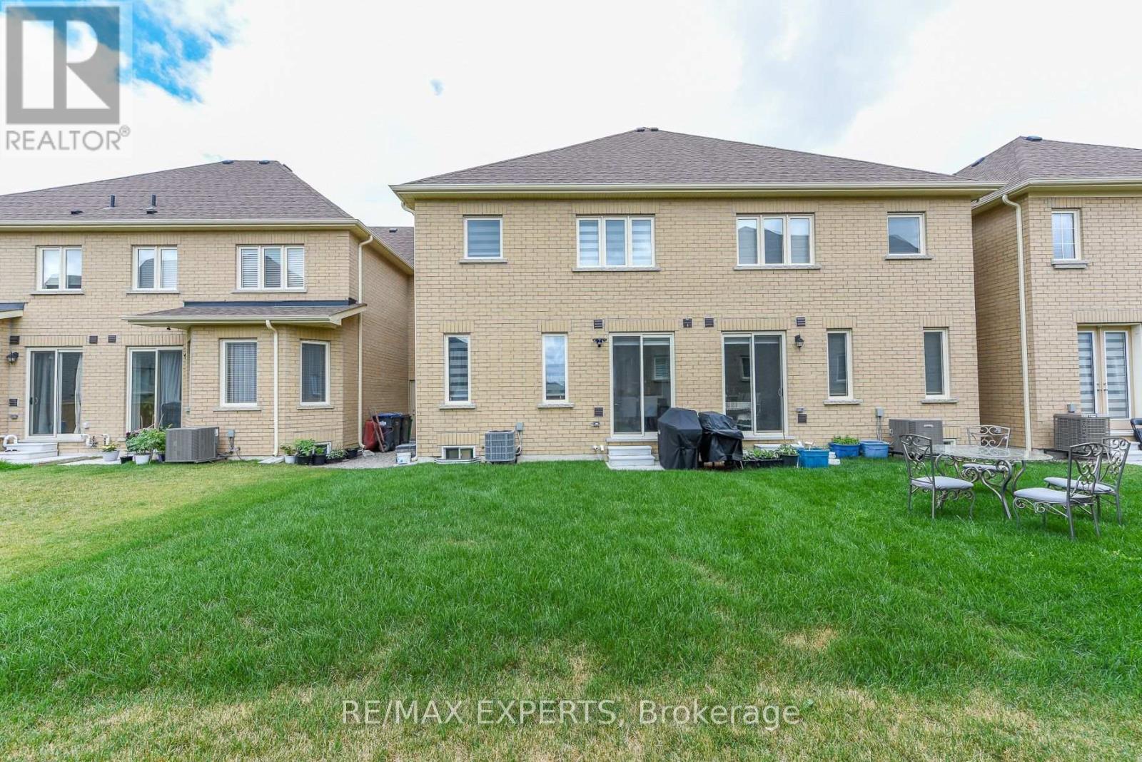 43 Grassbank Road, Brampton, Ontario L6R 4E3 - Photo 25 - W13563376