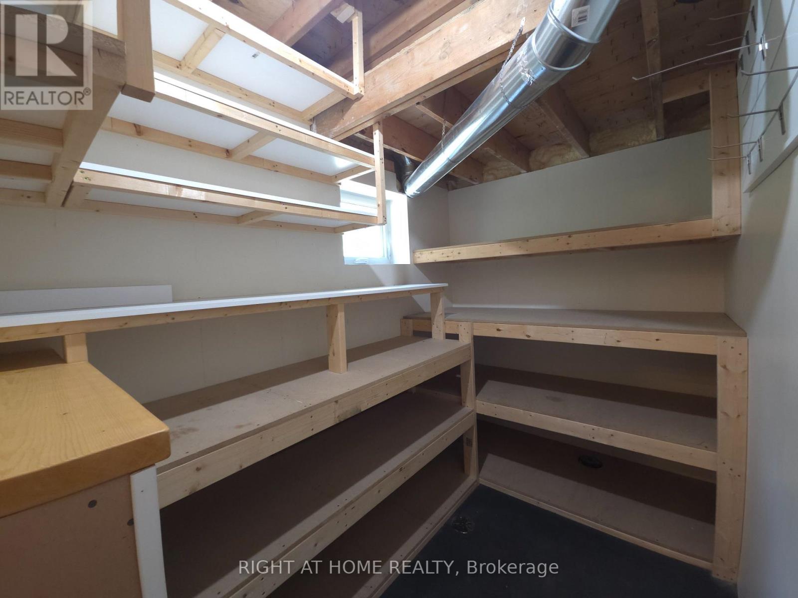 Lower - 1570 Lewes Way, Mississauga, Ontario L4W 3S5 - Photo 15 - W13569652