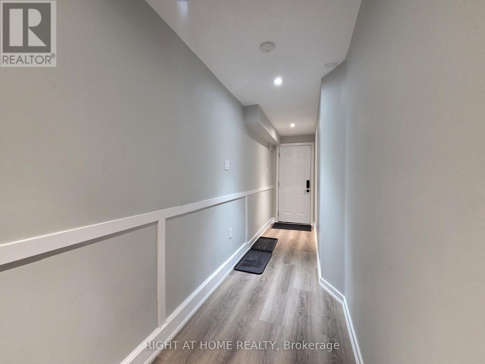 Lower - 1570 Lewes Way, Mississauga, Ontario L4W 3S5 - Photo 2 - W13569652