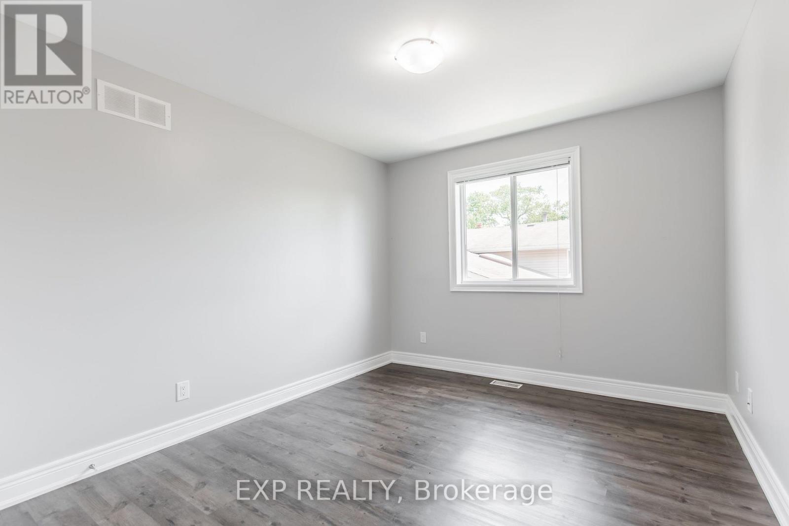 Upper - 11 Donald Avenue, Welland, Ontario L3C 3S9 - Photo 10 - X13569638