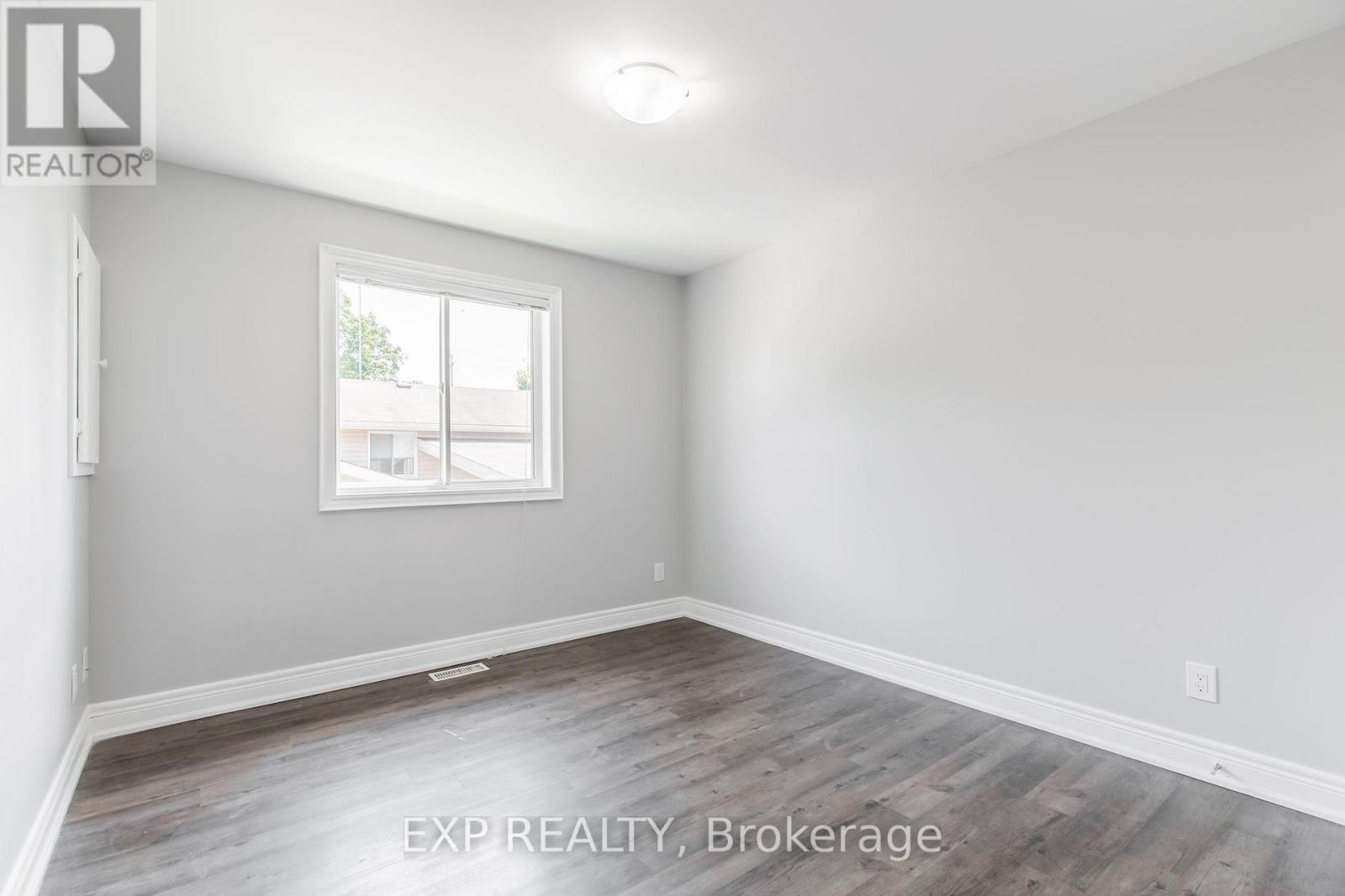 Upper - 11 Donald Avenue, Welland, Ontario L3C 3S9 - Photo 13 - X13569638