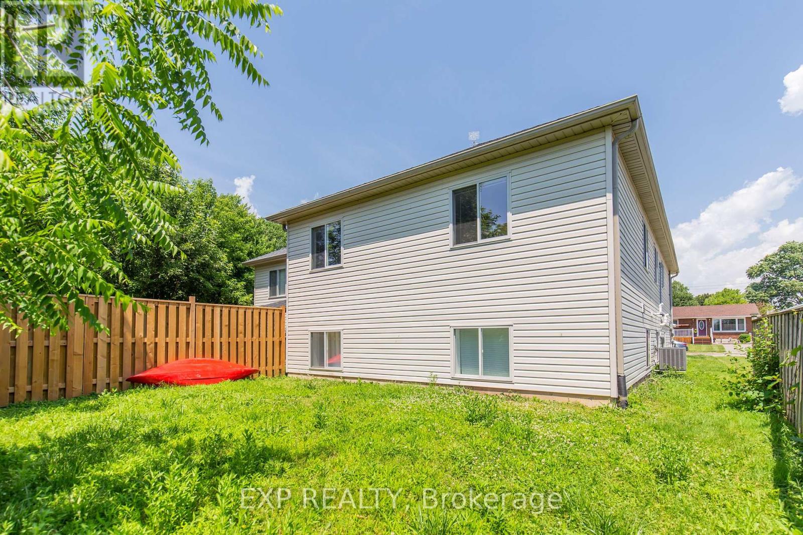 Upper - 11 Donald Avenue, Welland, Ontario L3C 3S9 - Photo 16 - X13569638
