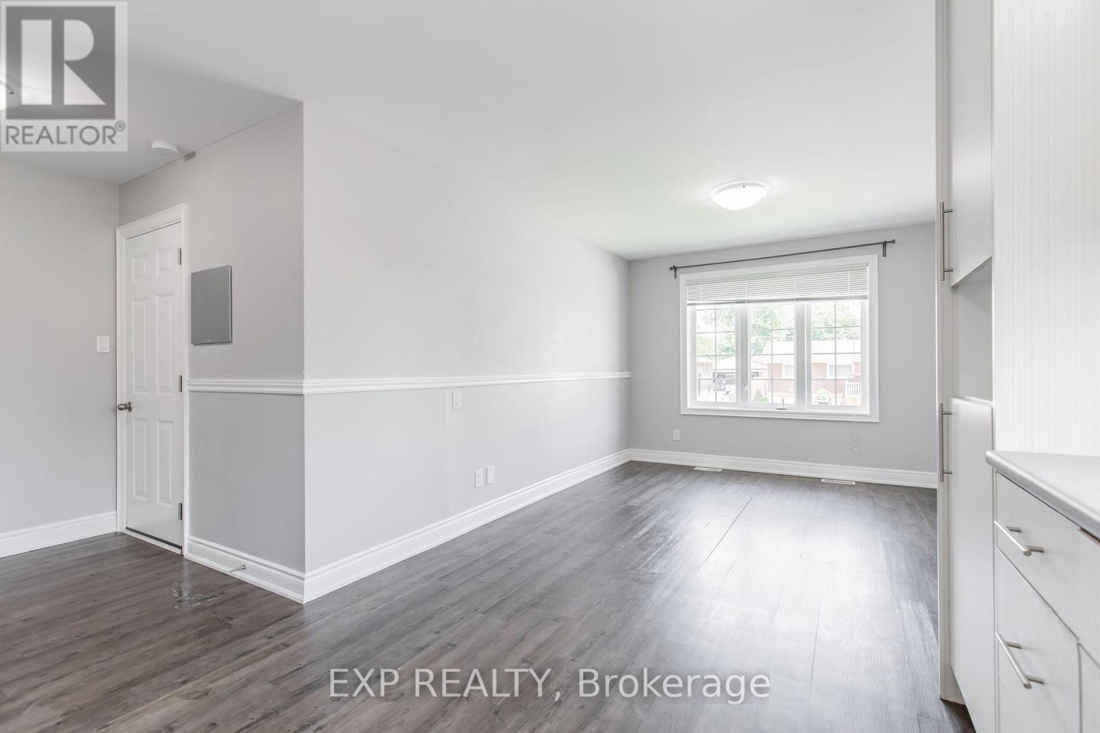 Upper - 11 Donald Avenue, Welland, Ontario L3C 3S9 - Photo 3 - X13569638