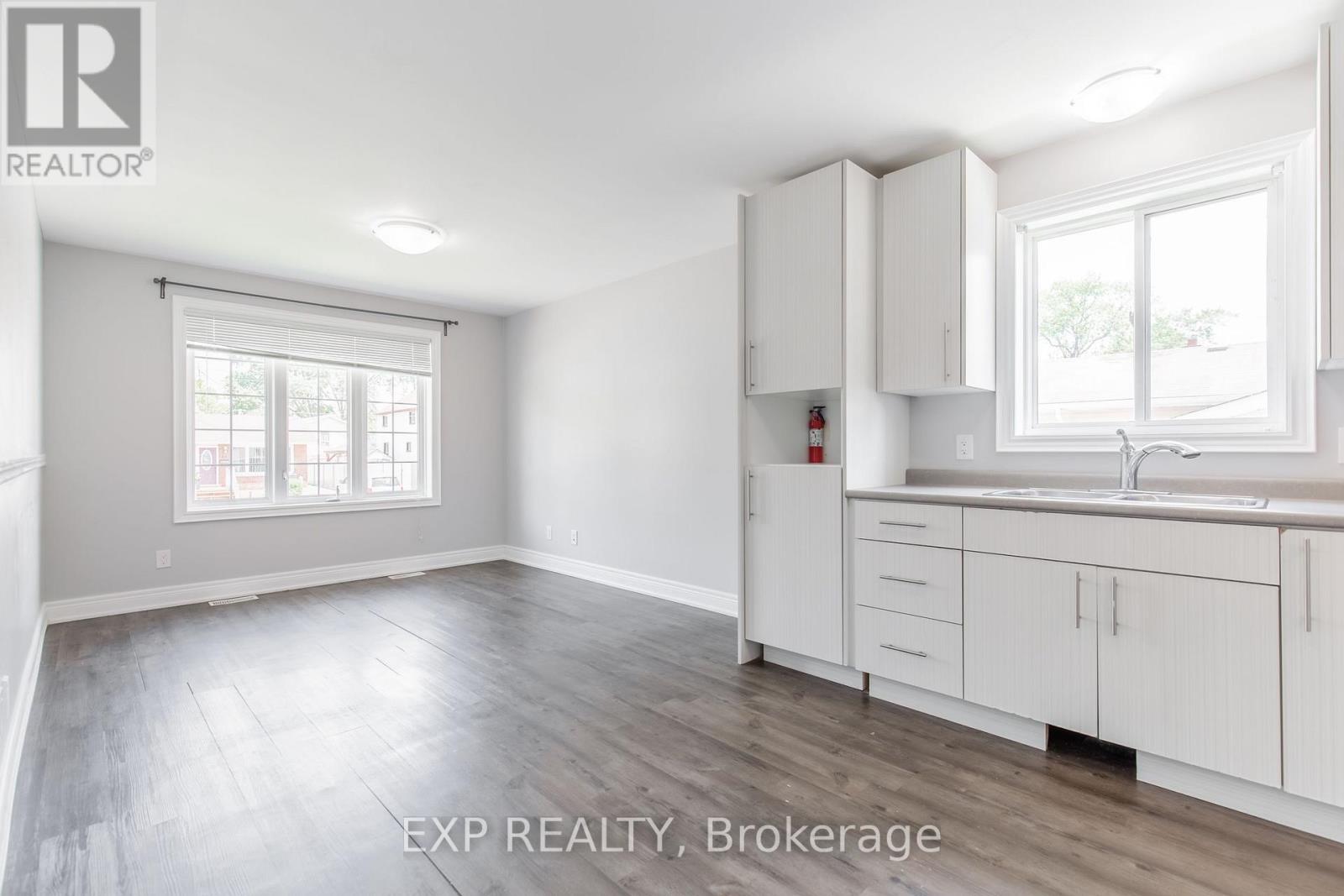 Upper - 11 Donald Avenue, Welland, Ontario L3C 3S9 - Photo 4 - X13569638