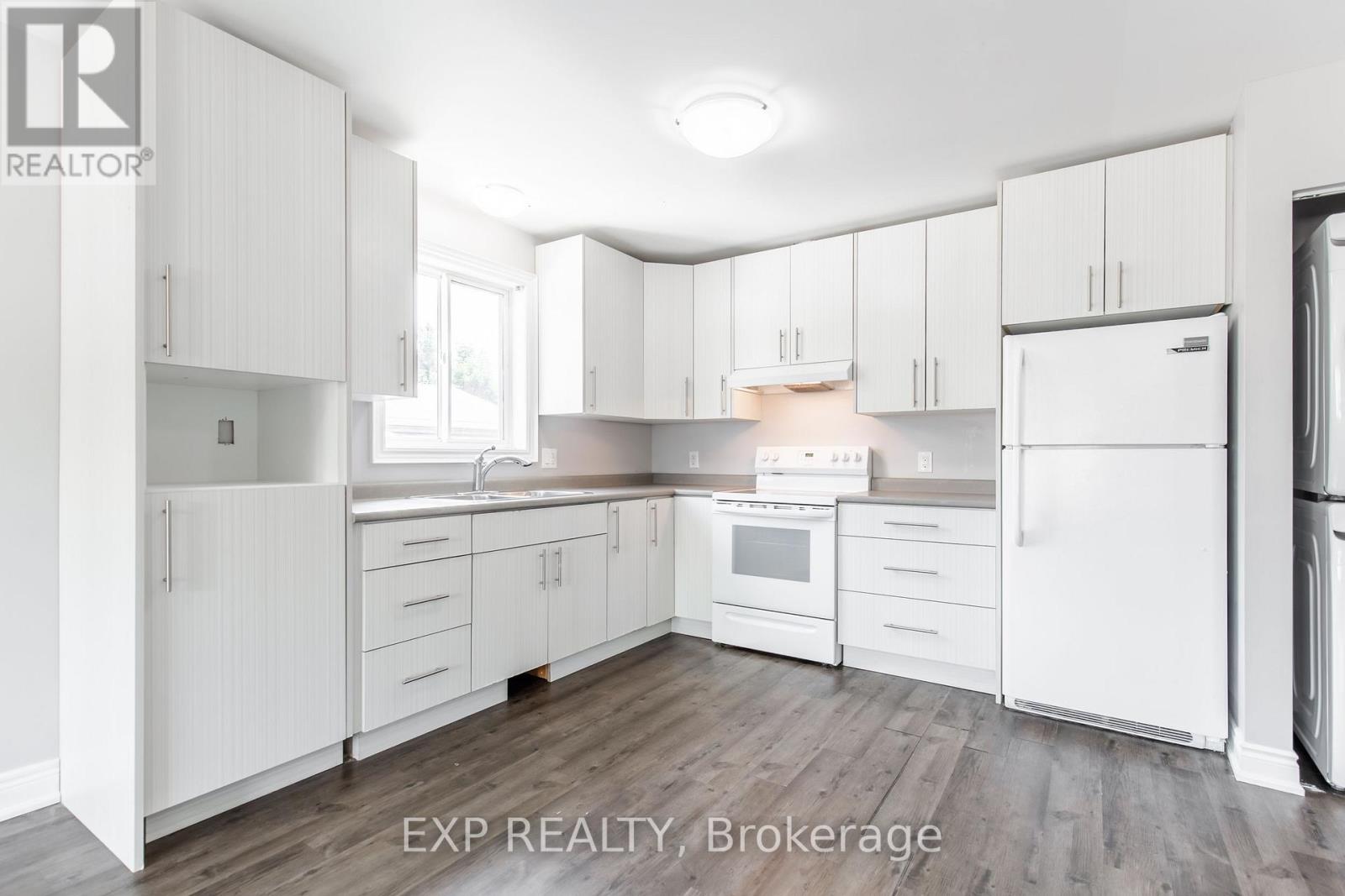 Upper - 11 Donald Avenue, Welland, Ontario L3C 3S9 - Photo 5 - X13569638