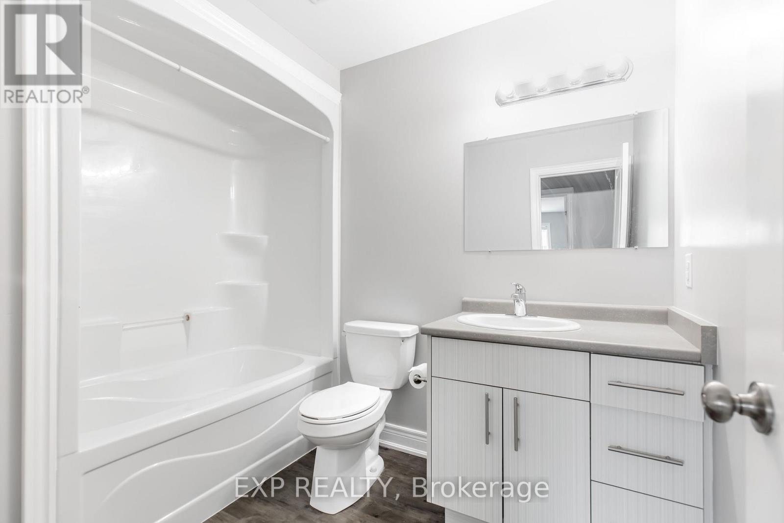 Upper - 11 Donald Avenue, Welland, Ontario L3C 3S9 - Photo 7 - X13569638