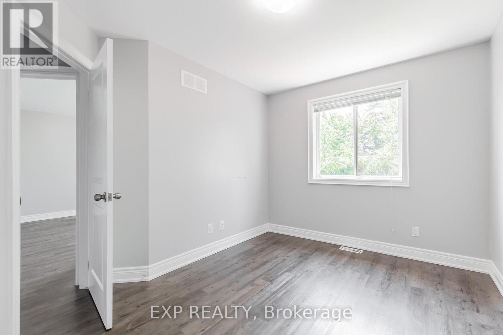 Upper - 11 Donald Avenue, Welland, Ontario L3C 3S9 - Photo 8 - X13569638