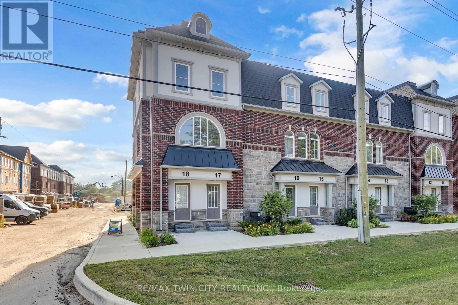 17 - 677 PARK ROAD N, Brantford