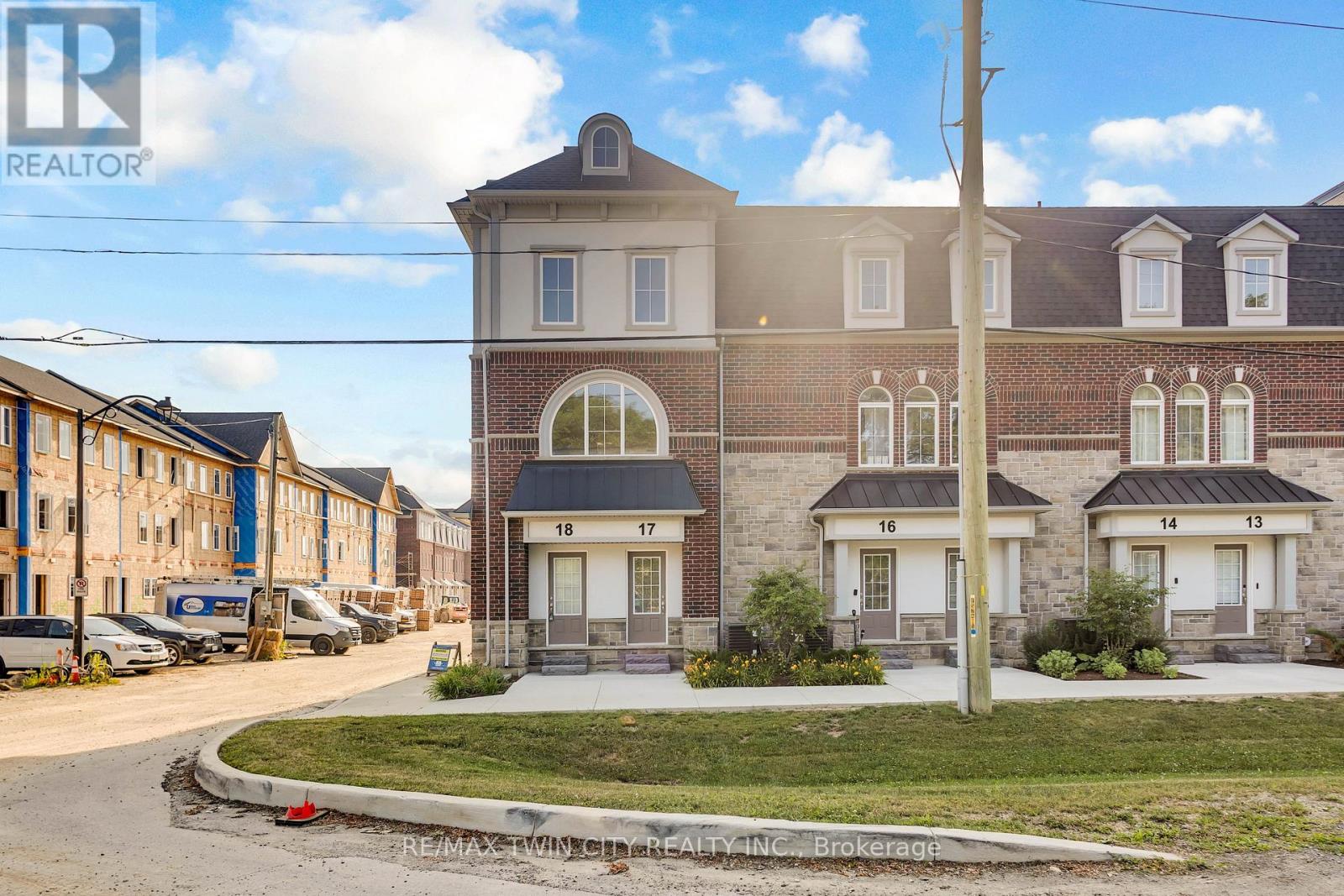 17 - 677 Park Road N, Brantford, Ontario N3R 0C2 - Photo 2 - X13569678