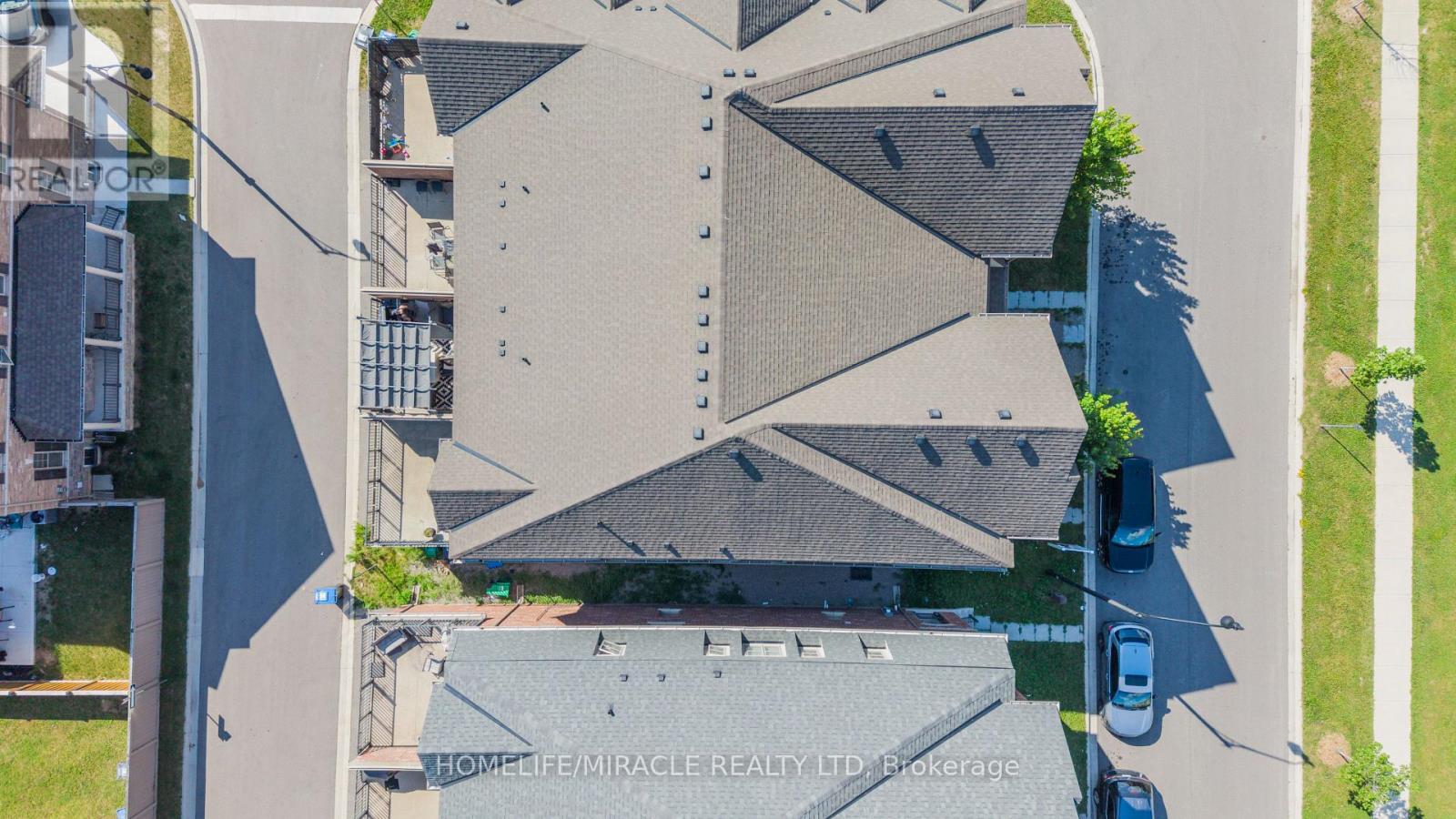 11 Finegan Circle, Brampton, Ontario L7A 4Z7 - Photo 7 - W13542276