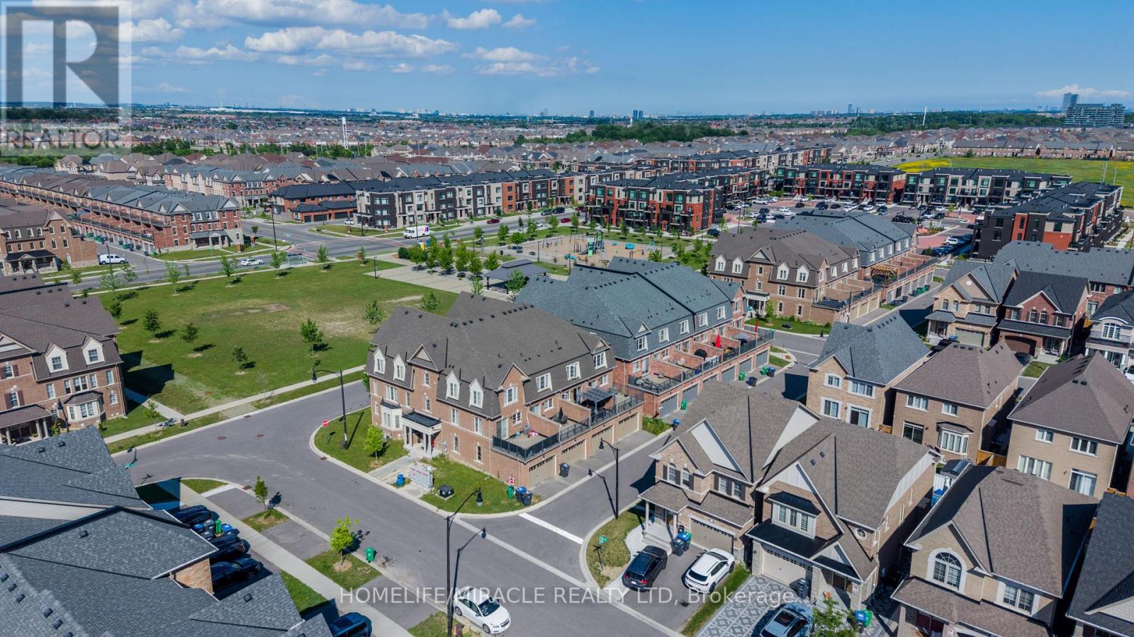 11 Finegan Circle, Brampton, Ontario L7A 4Z7 - Photo 8 - W13542276