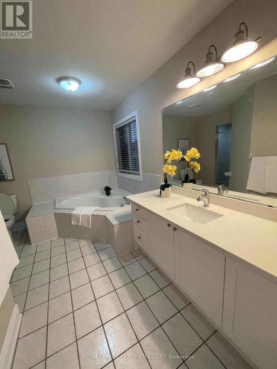 5890 Tampico Way, Mississauga, Ontario  L5M 6Y9 - Photo 36 - W13567458
