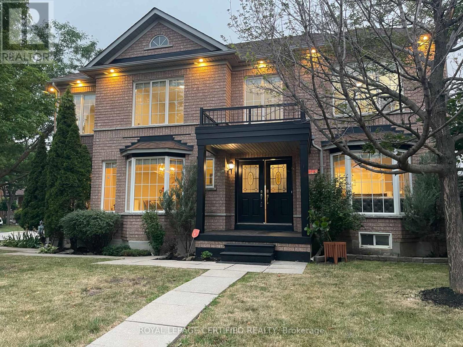 5890 Tampico Way, Mississauga, Ontario  L5M 6Y9 - Photo 4 - W13567458