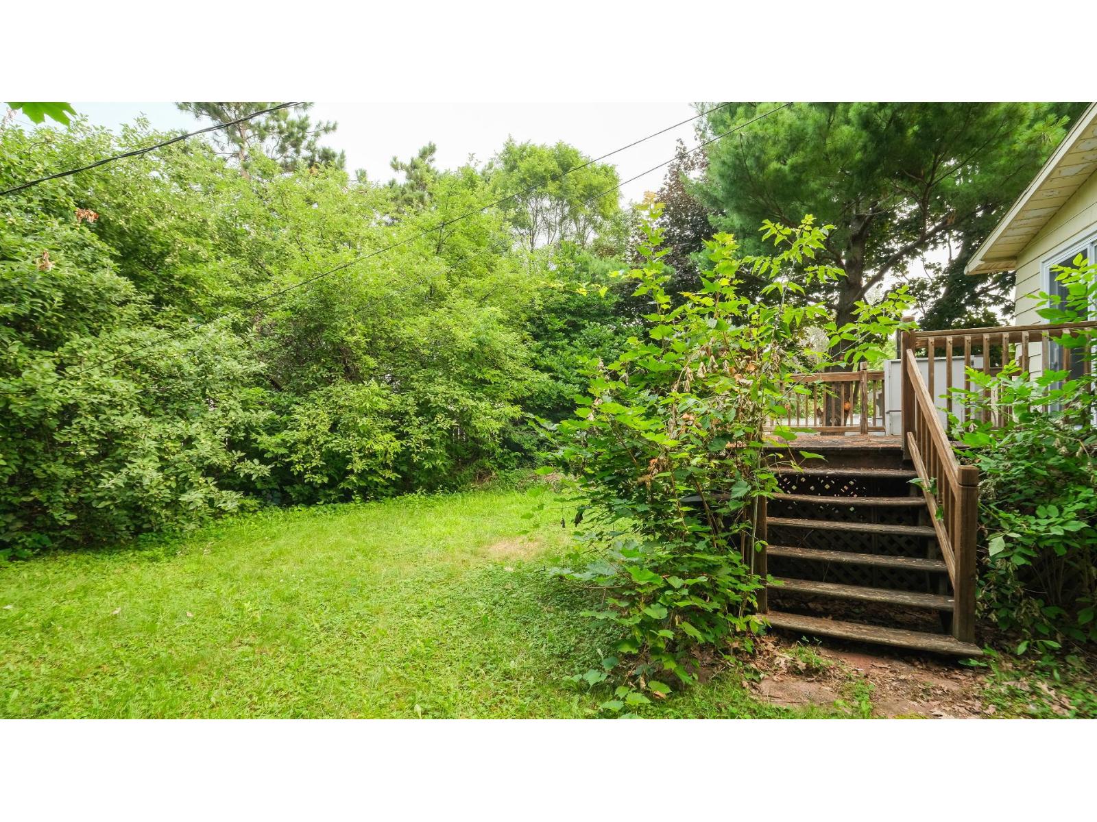 1325 Rue Blainville Longueuil (Le Vieux-Longueuil) Quebec Canada J4M1H7 5
