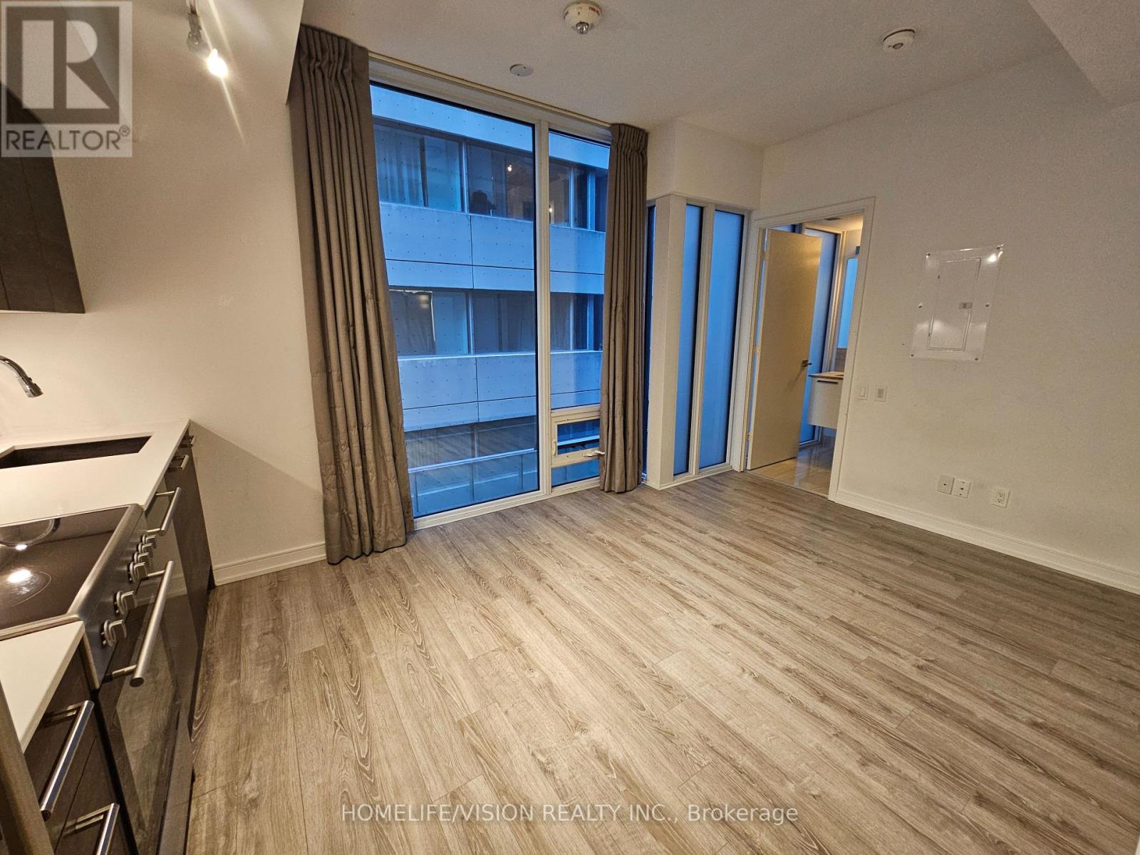301 - 28 Wellesley Street E, Toronto, Ontario  M4Y 0C4 - Photo 15 - C13569694