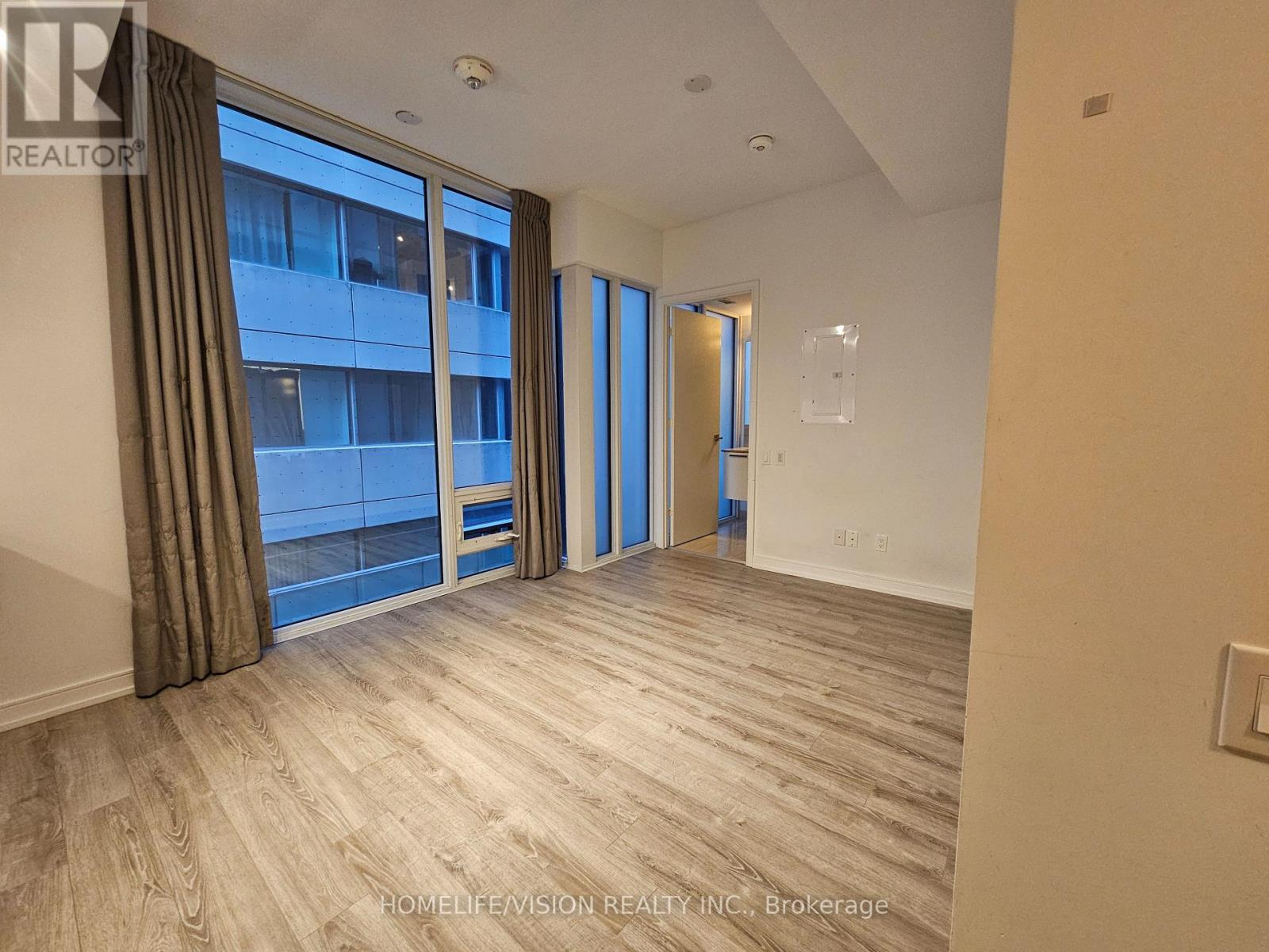 301 - 28 Wellesley Street E, Toronto, Ontario  M4Y 0C4 - Photo 17 - C13569694