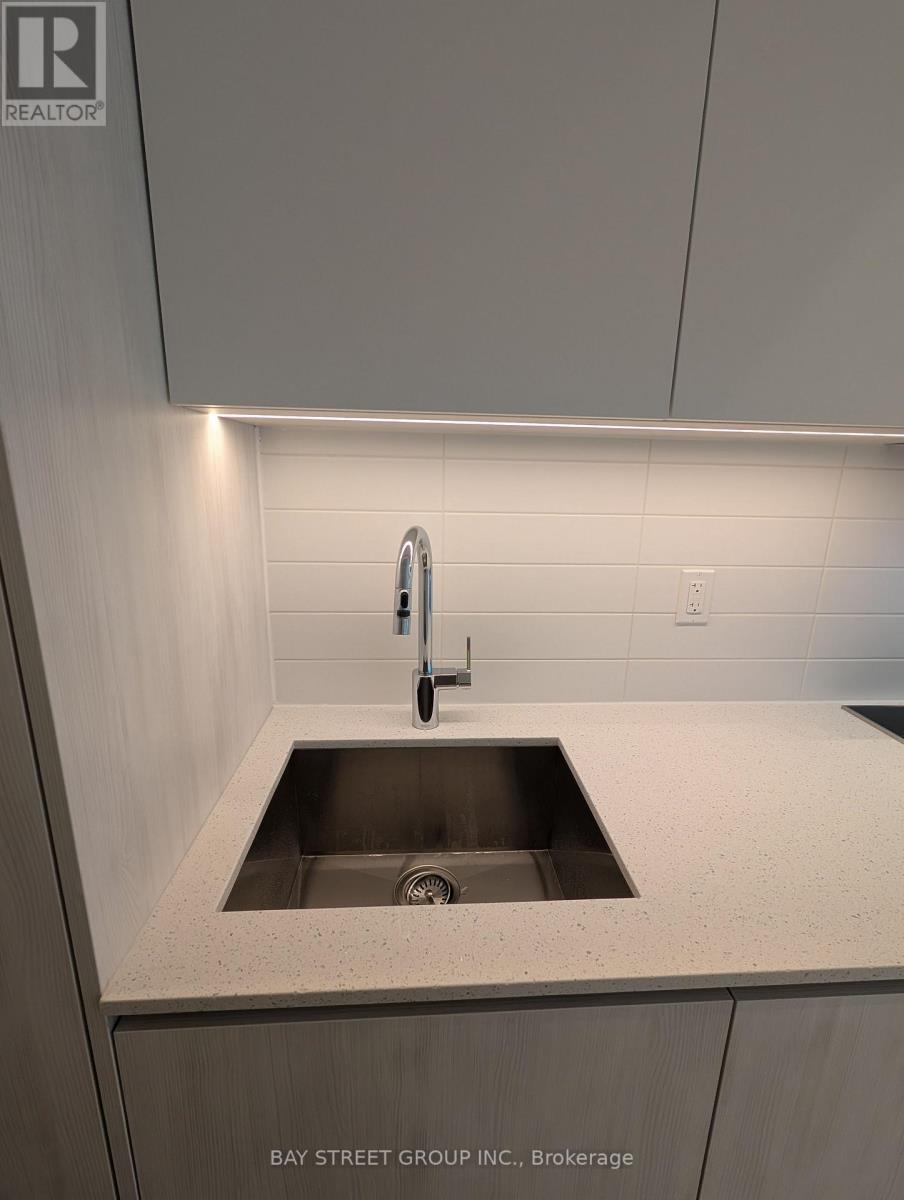 912 - 400 King Street W, Toronto, Ontario  M5V 1K2 - Photo 11 - C13569698