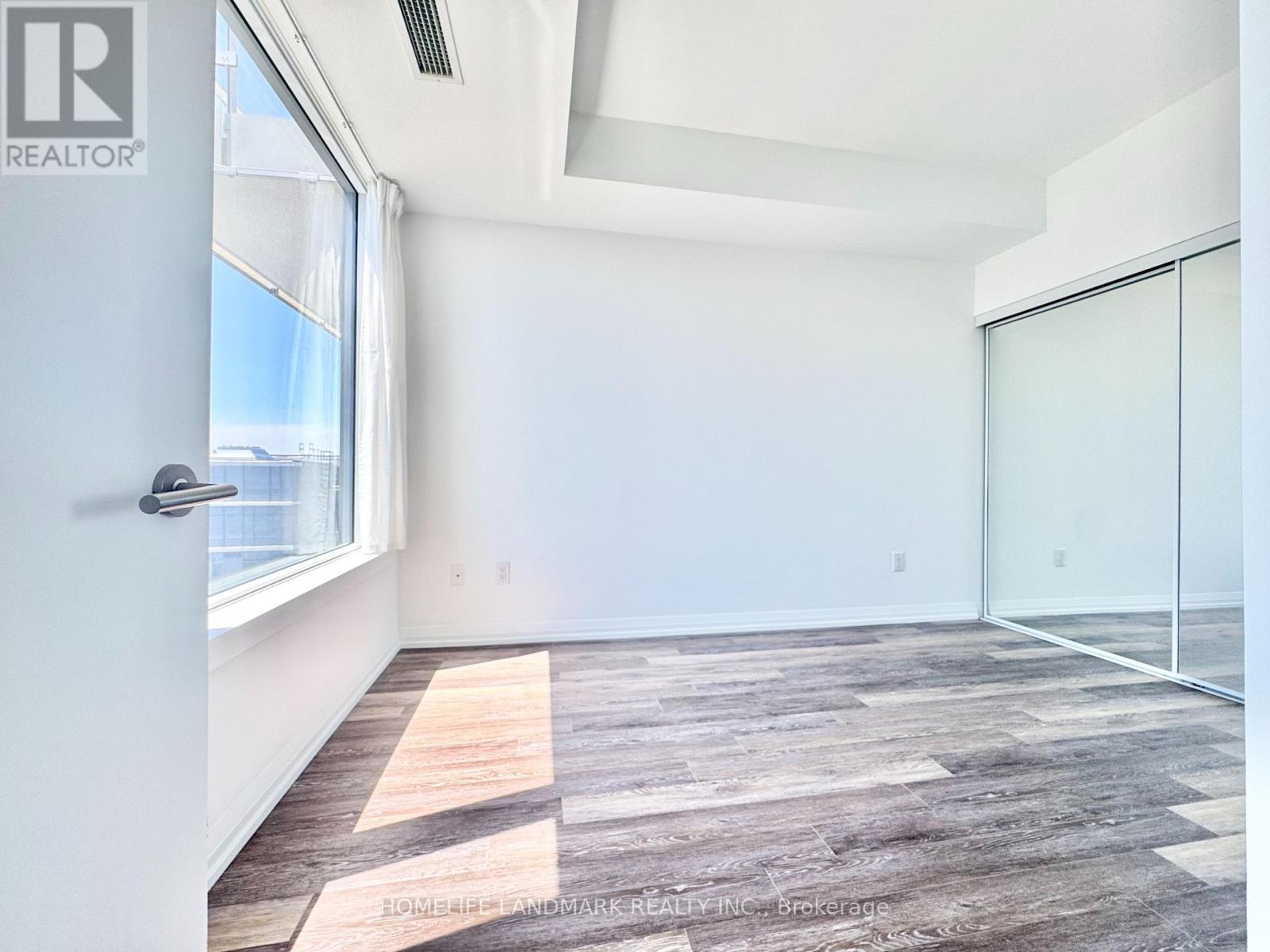 2506 - 75 Canterbury Place, Toronto, Ontario  M2N 0L2 - Photo 2 - C13569712