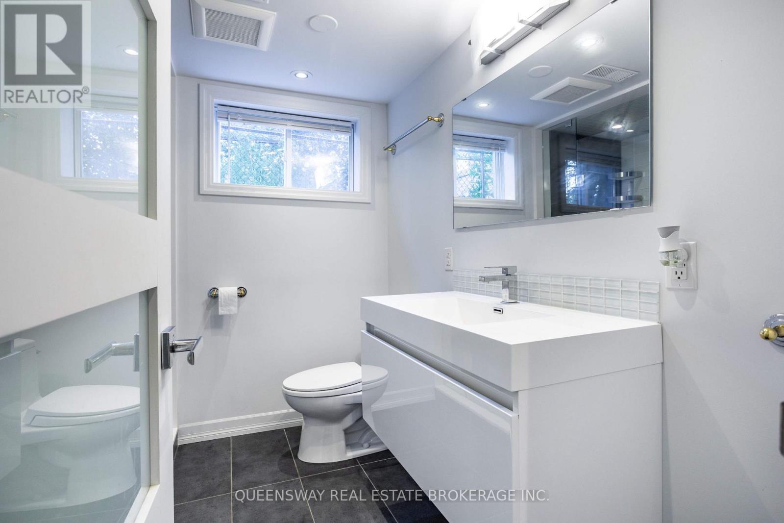 1222 Kipling Avenue, Toronto, Ontario  M9B 3N1 - Photo 2 - W13569682