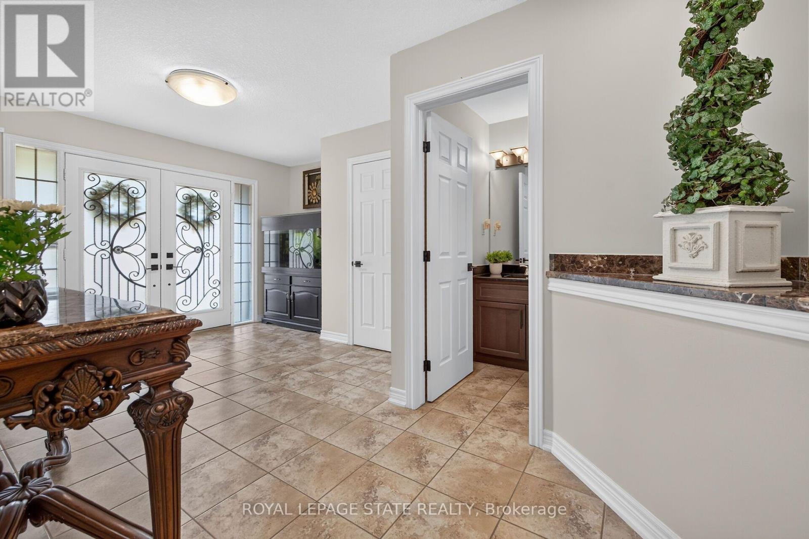 160 Wills Crescent, Hamilton, Ontario L0R 1C0 - Photo 4 - X13569684