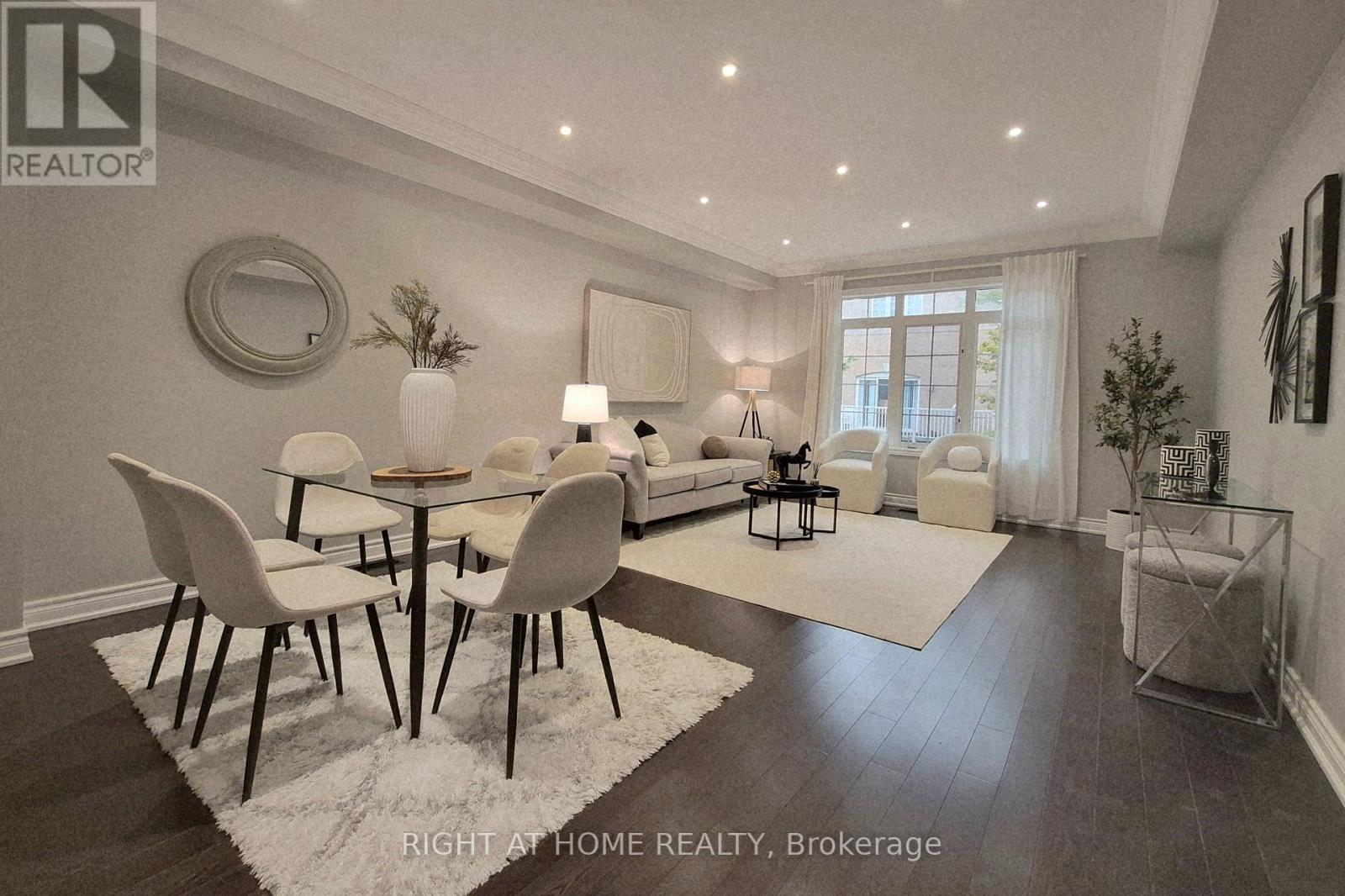 204 - 23 OBSERVATORY LANE, Richmond Hill (Observatory)